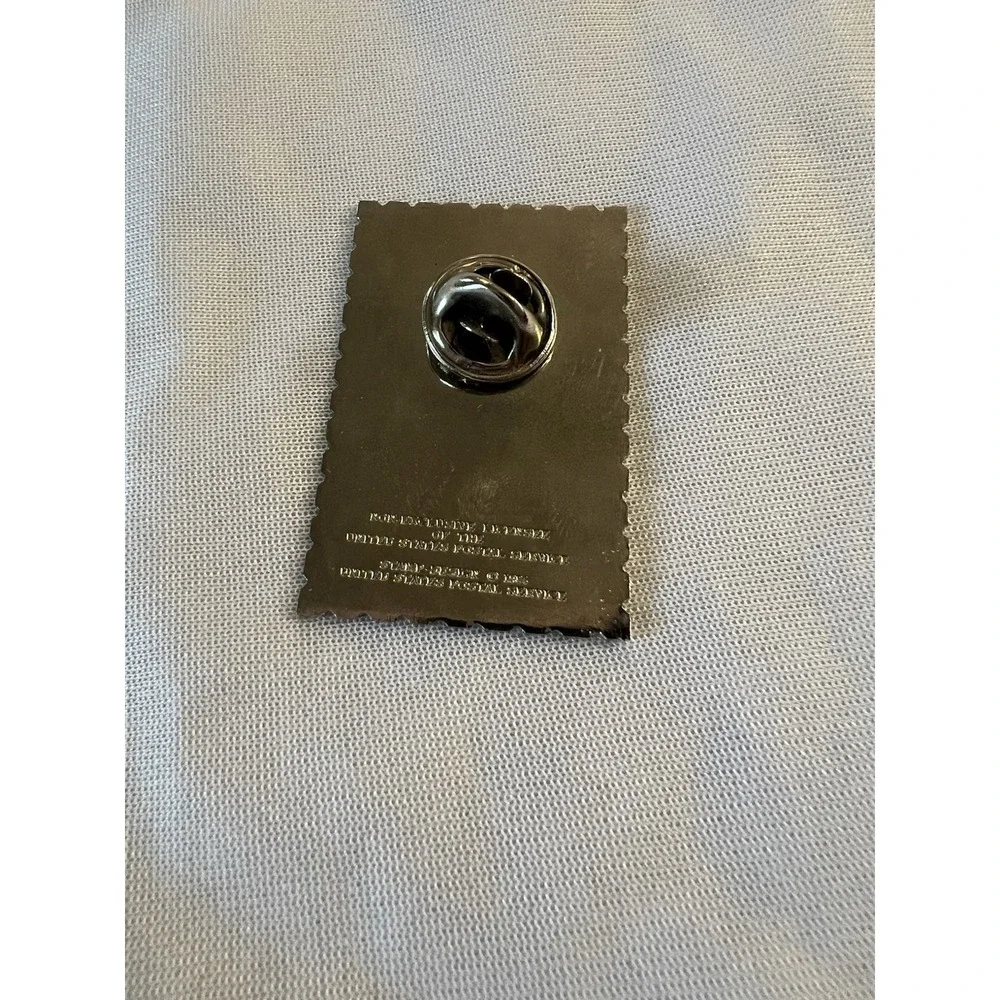 Vintage 20 Cent‎ 1984 LOVE Stamp Lapel Pin Silver Tone The March Co 1x1.5